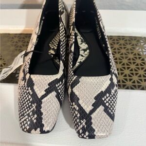 Zara Monochrome Snake Pattern Loafers